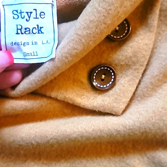Style Rack L.A. sweater - Picture 2 of 2